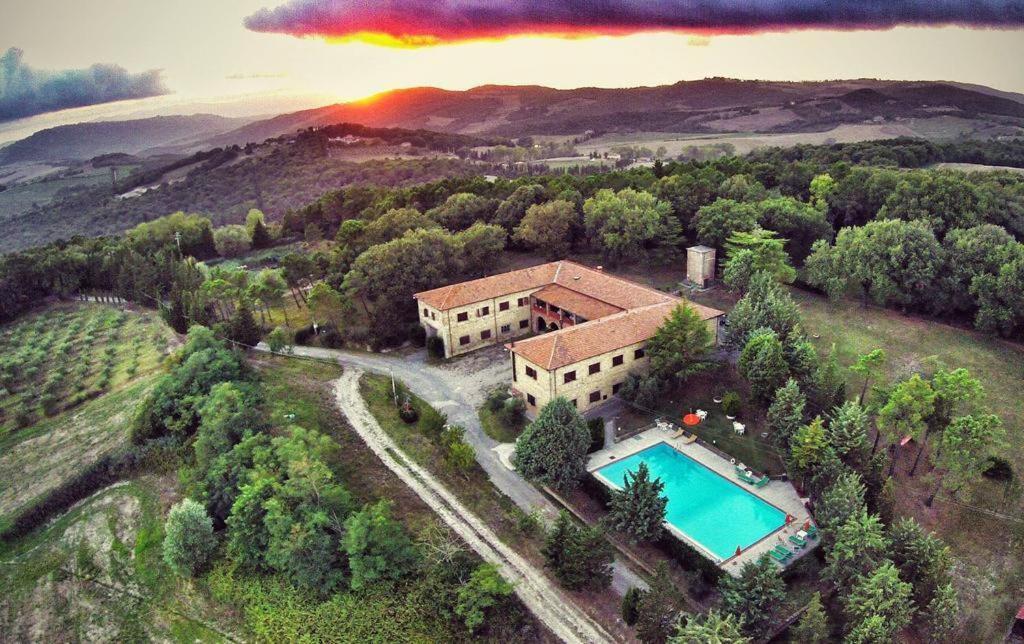 Yellowstone In Chianti Resort E Pool 圣吉米纳诺 外观 照片